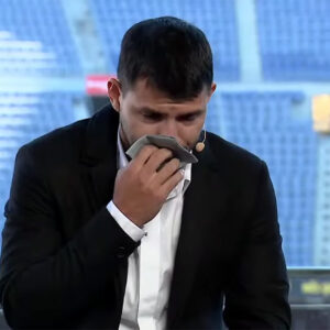 Aguero se uz suze zbog srčanih problema oprostio od fudbala: Nije se moglo ništa učiniti